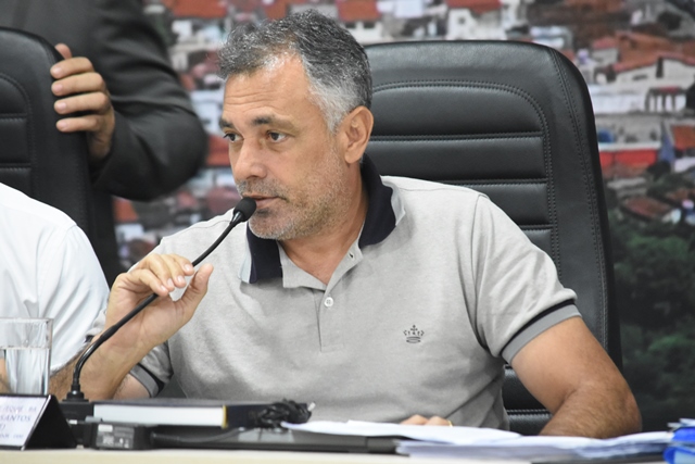 Ivan do Leite solicita construção de praça no loteamento Sol Nascente