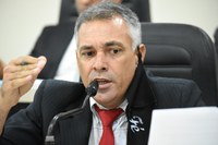 Ivan do Leite solicita pavimentação de ruas do Pompílio Sampaio 