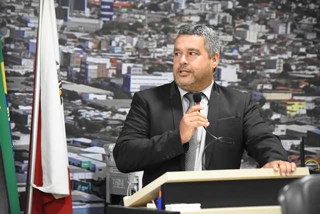 Marcinho defende iluminação com placas de LED ao longo da Av. Almirante Tamandaré