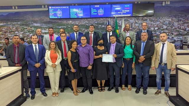 Servidora aposentada é homenageada pela Câmara de Vereadores de Jequié