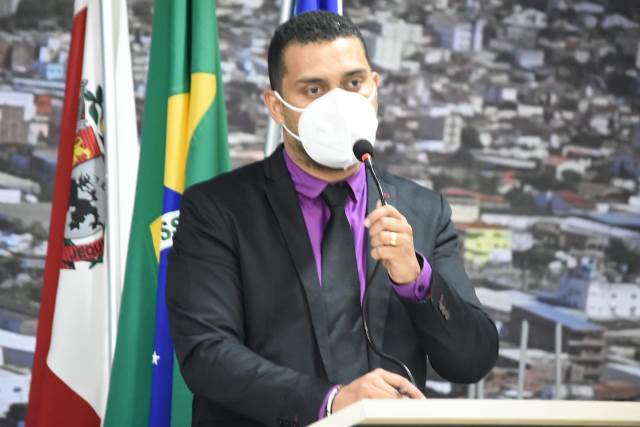 Vereador João Paulo solicita a revitalização da Praça da Bíblia no bairro Jequiezinho