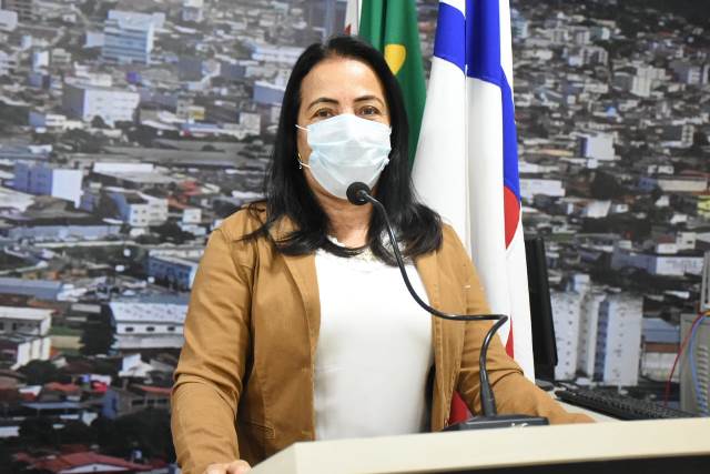 Vereadora Professora Cida solicita revitalização da Praça do Bom Sossego no Jequiezinho